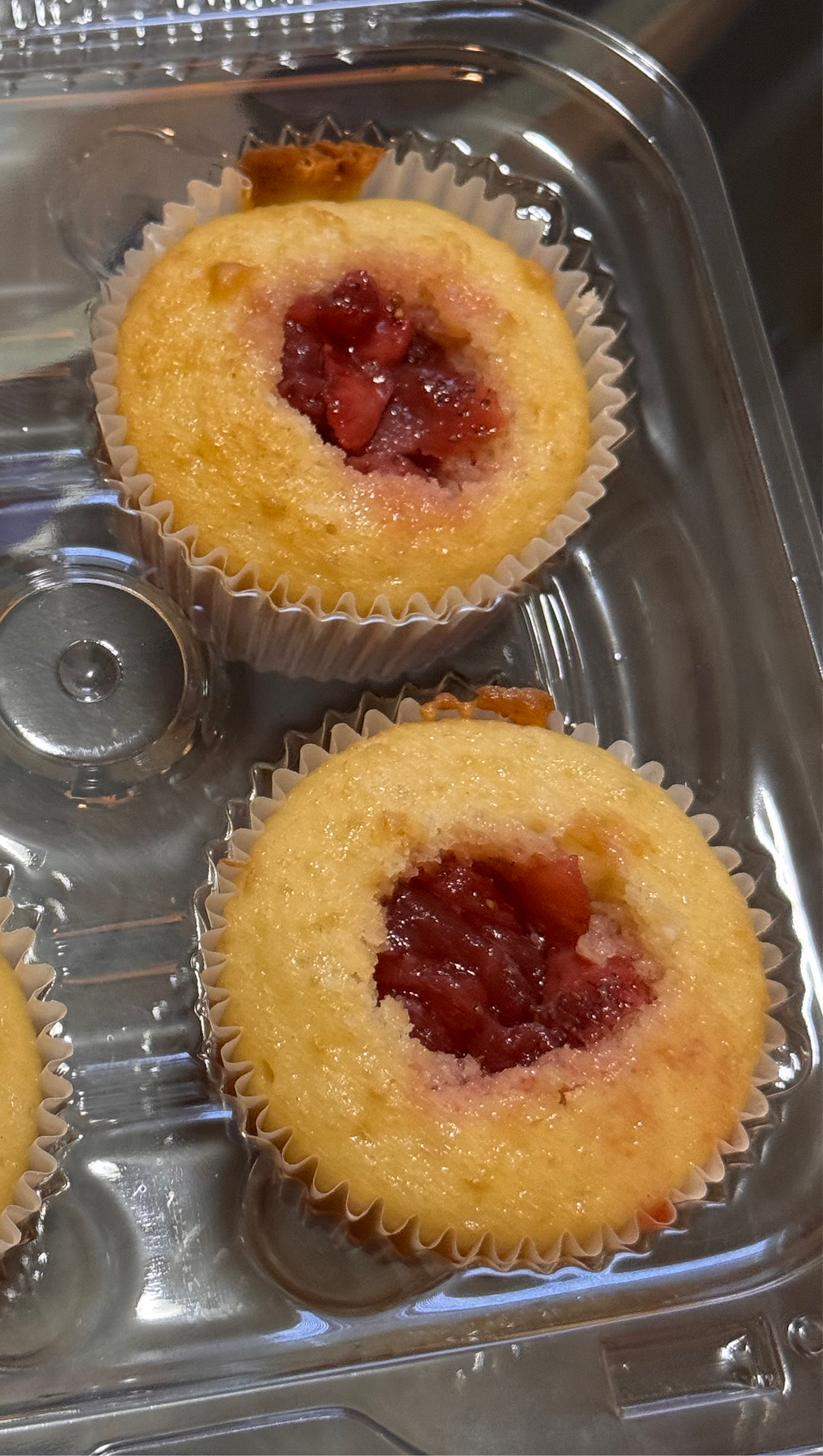 Strawberry Cheesecake Cupcakes (4 count)