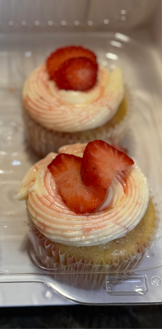 Strawberry Cheesecake Cupcakes (4 count)